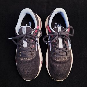 Brooks Women's Ghost Max 9.5W Ebony/OpenAir/LilacRose Running Shoes